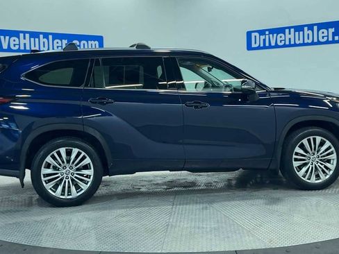 Used 2024 Toyota Highlander Platinum image 8