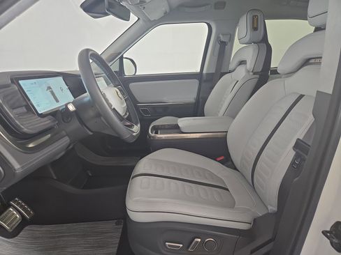 Used 2023 Rivian R1T Adventure image 20