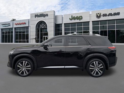 Used 2024 Nissan Pathfinder Platinum FWD image 6