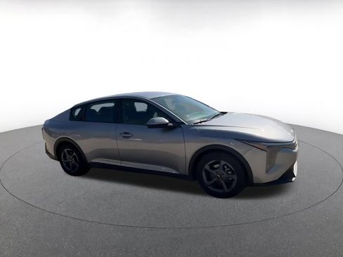 Used 2025 Kia K4 FWD image 2