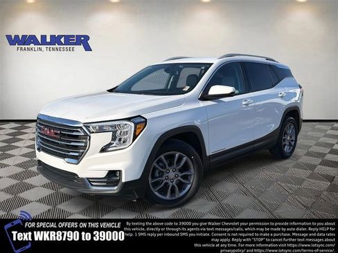 Used 2024 GMC Terrain SLT image 1