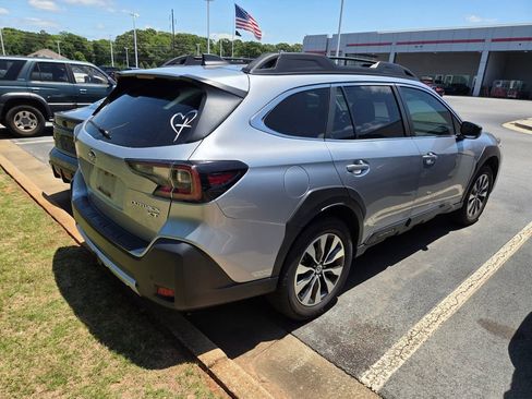 Used 2023 Subaru Outback Limited XT AWD/4WD image 9