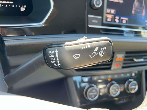 Used 2023 Volkswagen Jetta SE FWD image 17