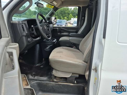 Used 2020 GMC Savana 2500 Extended w/ Driver Convenience Package RWD image 9