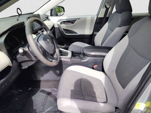 Used 2019 Toyota RAV4 XLE AWD/4WD image 10
