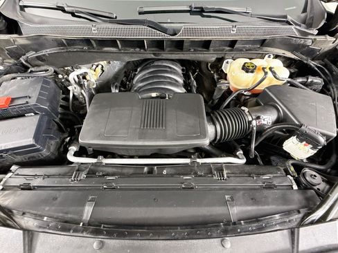 Used 2024 Chevrolet Suburban LT RWD image 33