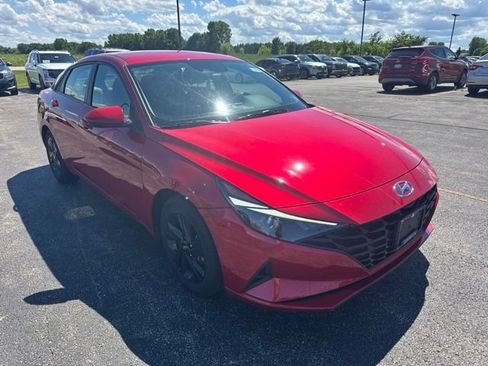 Used 2023 Hyundai Elantra SEL FWD image 1