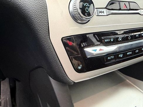 Used 2023 Ford Explorer XLT w/ Equipment Group 202A image 11