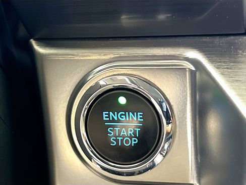 Used 2023 Ford F150 Lariat AWD/4WD image 24