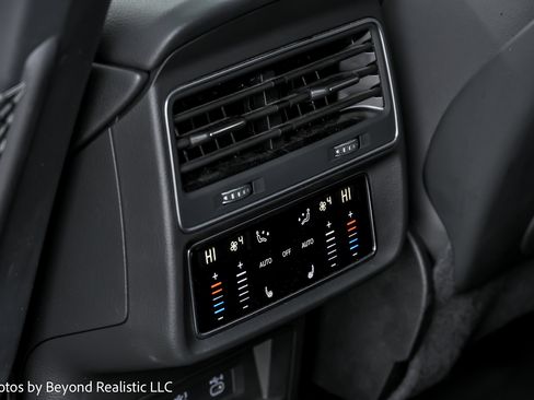 Used 2021 Audi Q8 Prestige image 30