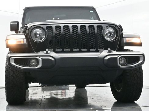 Used 2023 Jeep Gladiator Sport image 40