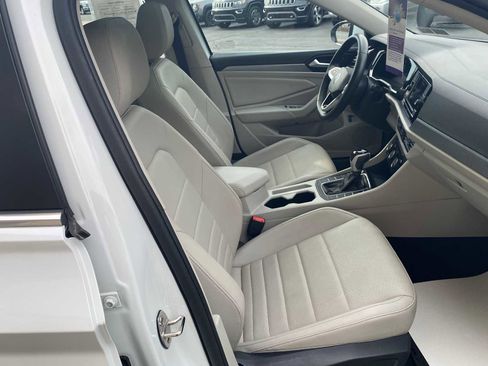 Used 2024 Volkswagen Jetta SE FWD image 21