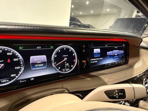 Used 2017 Mercedes-Benz S 550 Sedan w/ Sport Package w/ Sport Package image 28