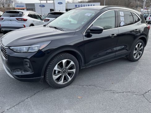 Used 2024 Ford Escape Platinum image 19