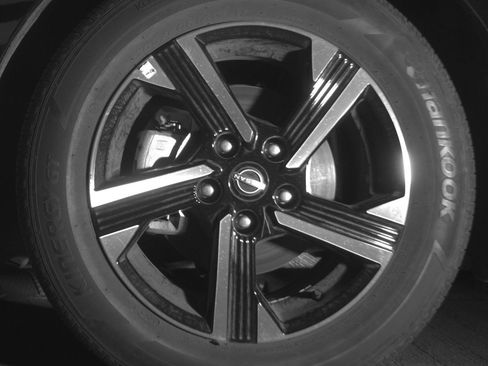 Used 2025 Nissan Sentra SV image 12