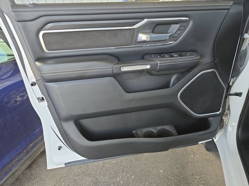 Used 2023 RAM 1500 Laramie AWD/4WD image 12