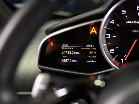 Used 2013 McLaren MP4-12C Spider image 43