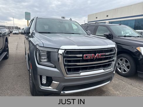 Used 2021 GMC Yukon SLT w/ SLT Premium Package image 5