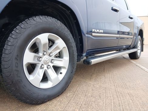 Used 2019 RAM 1500 Laramie image 30