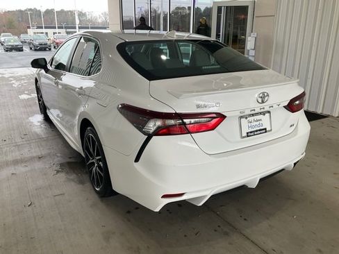 Used 2022 Toyota Camry SE image 19