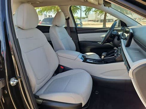 Used 2025 Hyundai Tucson SE FWD image 18