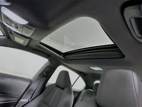 Used 2022 Toyota Corolla SE image 11