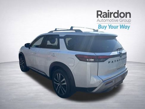 Used 2025 Nissan Pathfinder Platinum w/ Black Appearance Package AWD/4WD image 37