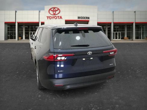 New 2026 Toyota Grand Highlander XLE FWD image 2