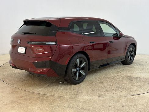 Used 2023 BMW iX xDrive50 w/ Premium Package AWD/4WD image 9