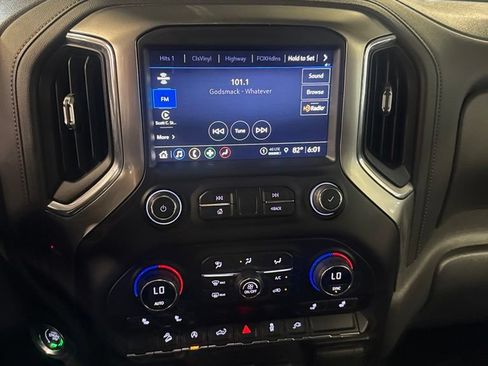 Used 2021 Chevrolet Silverado 1500 LT Trail Boss w/ Convenience Package II AWD/4WD image 9