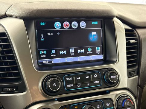 Used 2020 Chevrolet Tahoe LT w/ Luxury Package RWD image 23
