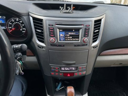 Used 2014 Subaru Outback 2.5i Limited w/ Moonroof Package image 3