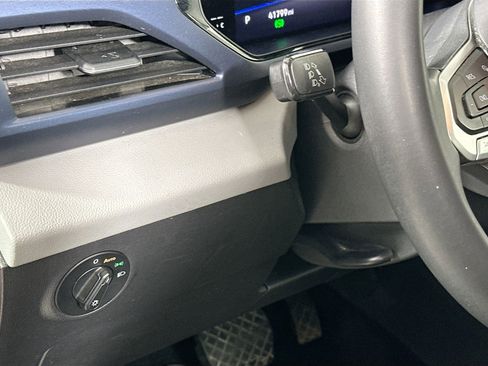 Used 2022 Volkswagen Taos SE image 10