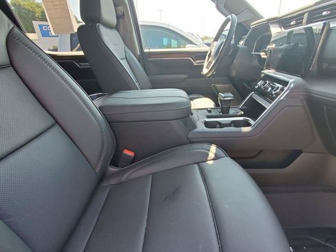 Used 2025 GMC Sierra 1500 Denali AWD/4WD image 4