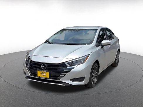 Used 2025 Nissan Versa SV FWD image 7
