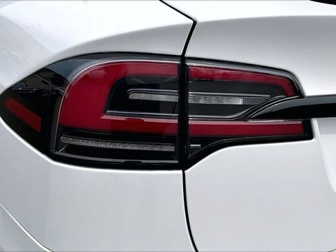 Used 2022 Tesla Model X Plaid AWD/4WD image 31