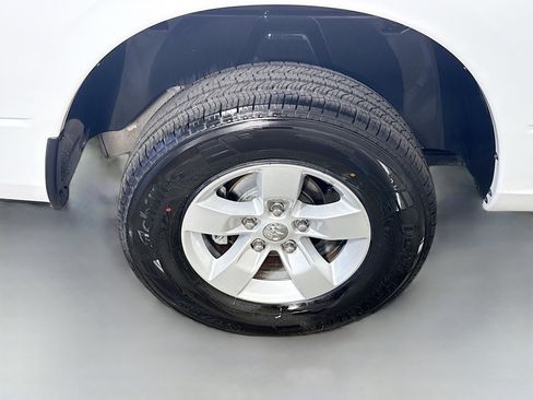 Used 2018 RAM 1500 Express image 32