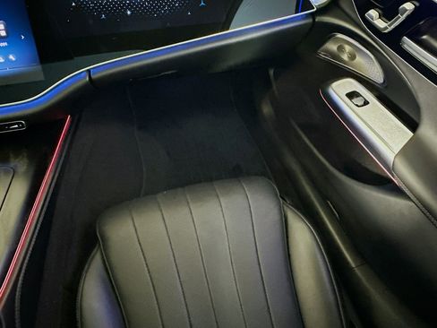 Used 2024 Mercedes-Benz E 350 4MATIC Sedan w/ Airmatic Package image 21