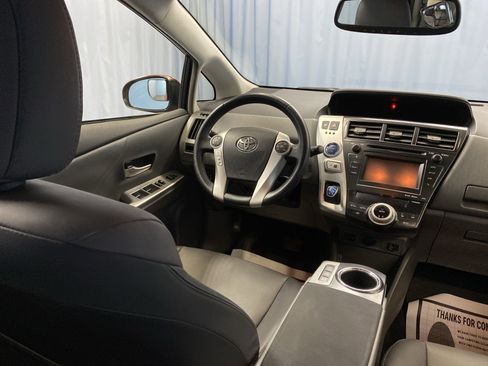 Used 2013 Toyota Prius V image 37