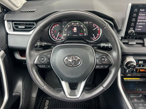 Used 2020 Toyota RAV4 Limited image 19