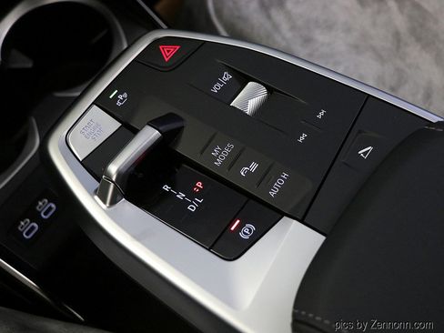 Used 2025 BMW X1 xDrive28i w/ Premium Package image 25