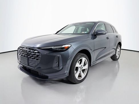 Used 2025 Audi Q5 Premium Plus w/ Premium Plus AWD/4WD image 3