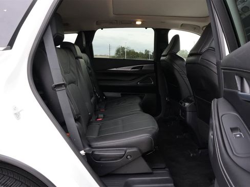 Used 2025 INFINITI QX60 Luxe w/ Vision Package image 21