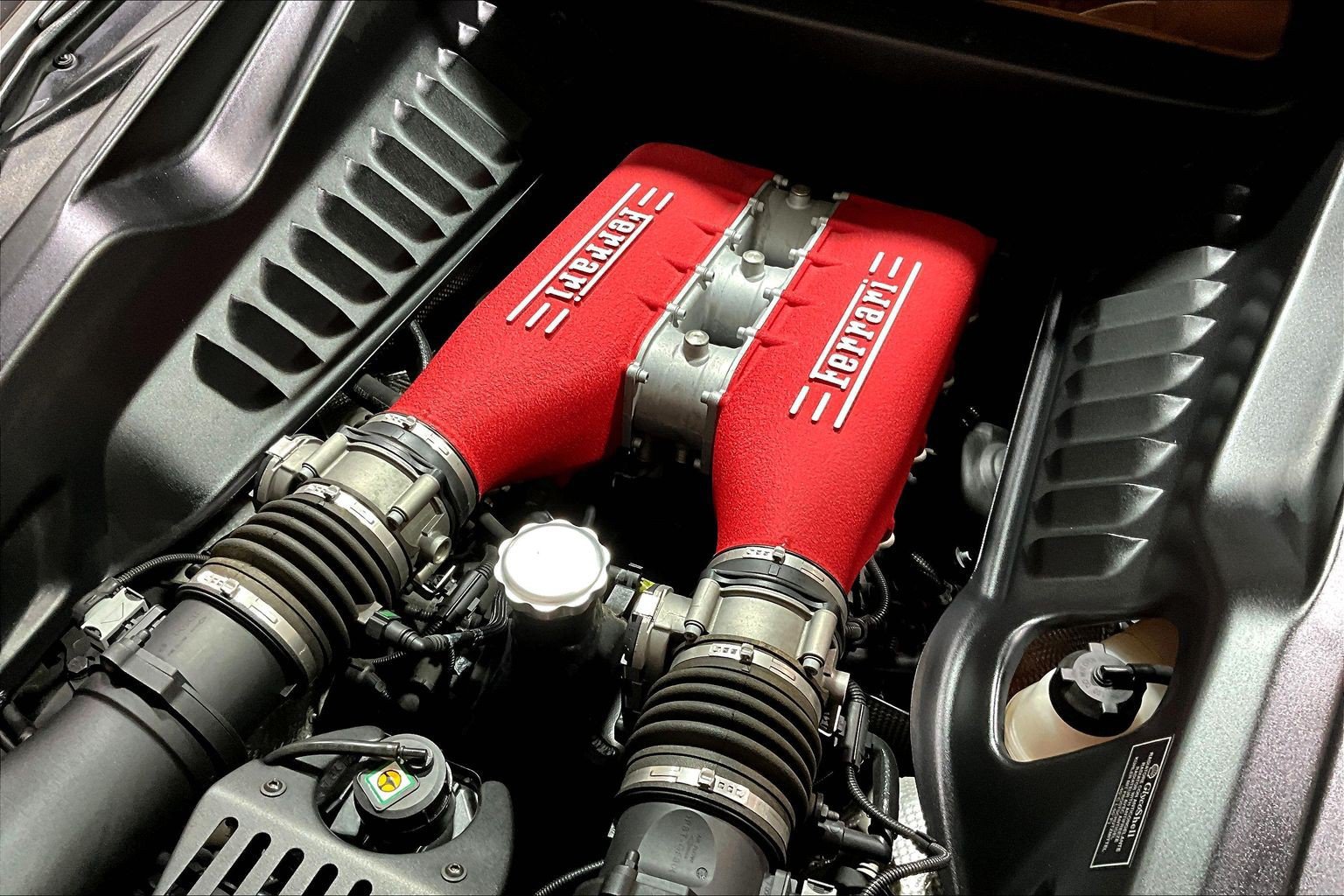 Used 2014 Ferrari 458 Italia Coupe RWD image 25