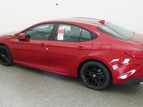 New 2026 Toyota Camry SE FWD image 4