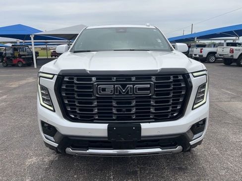 Used 2025 GMC Yukon XL Denali Ultimate w/ LPO, Floor Liner Package AWD/4WD image 2