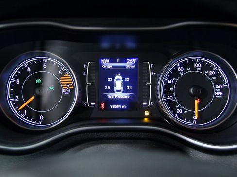 Used 2019 Jeep Cherokee Latitude Plus w/ Cold Weather Group image 20