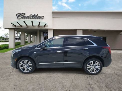 Certified 2025 Cadillac XT5 Premium Luxury FWD image 2