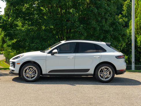 Certified 2021 Porsche Macan AWD/4WD image 3