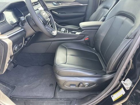 New 2026 Jeep Grand Cherokee Limited image 9